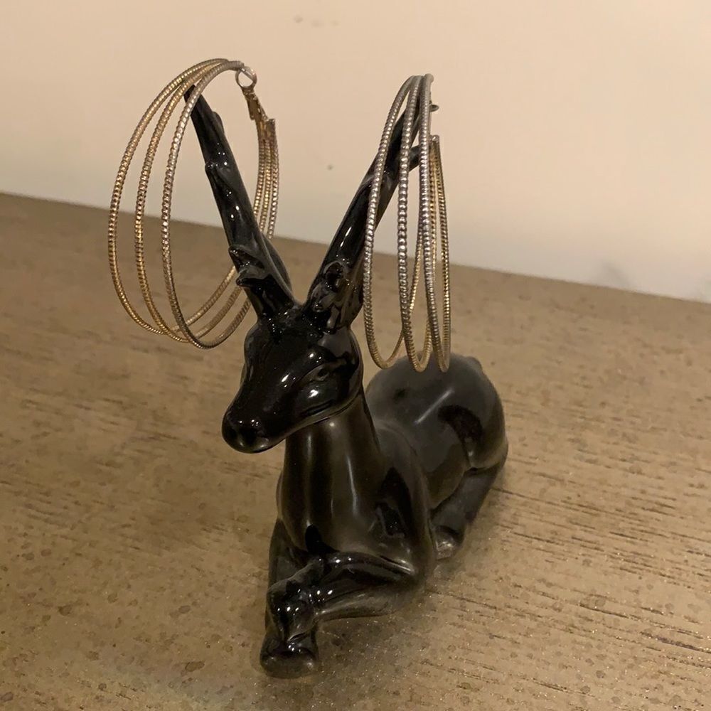 Cache hoop earring 